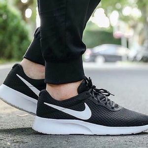 Black/White Nike Women’s Running Shoes